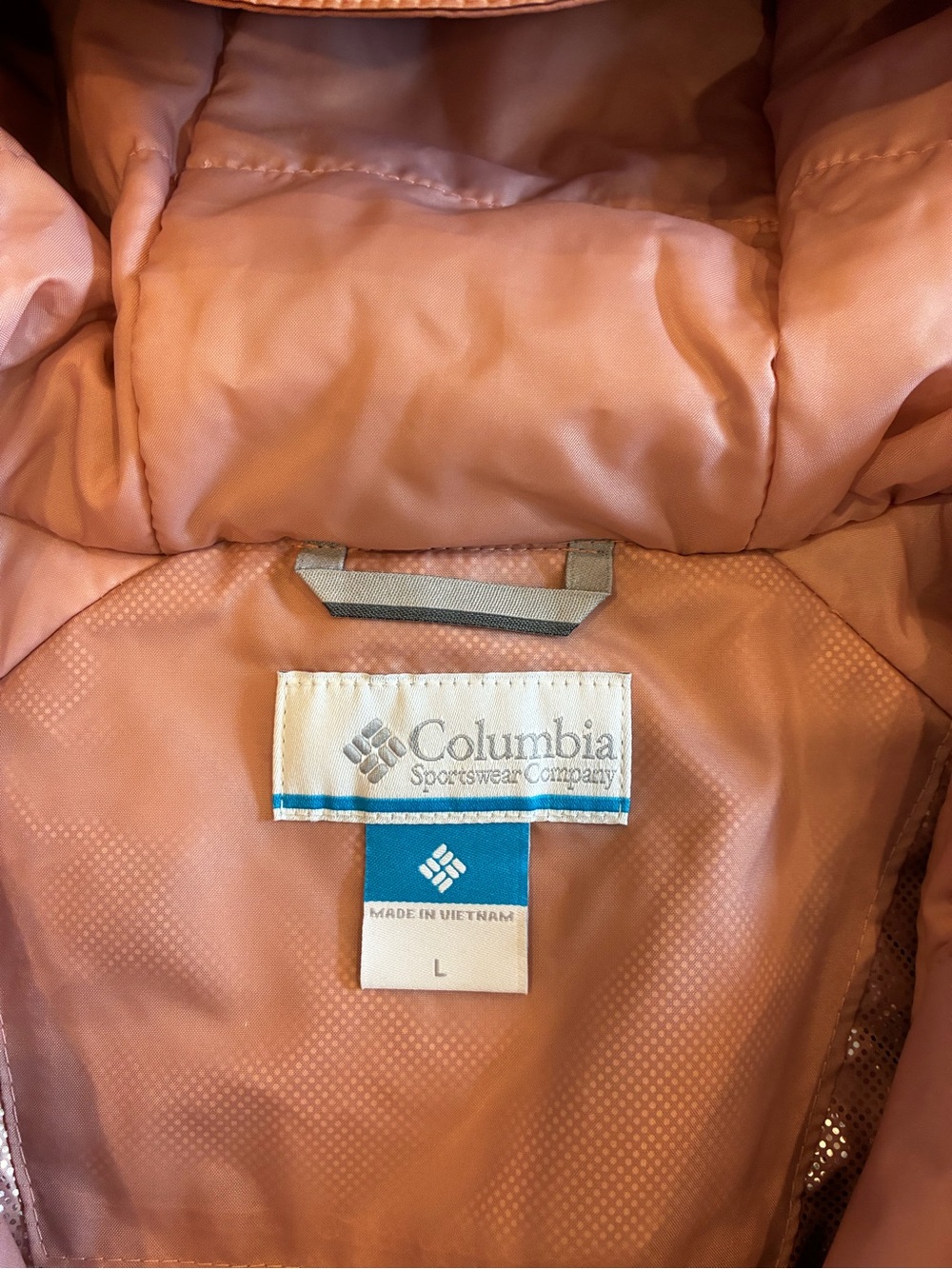Columbia Women’s Hooded Two-Tone Pink & Burgundy Coat - Picture 4 of 7